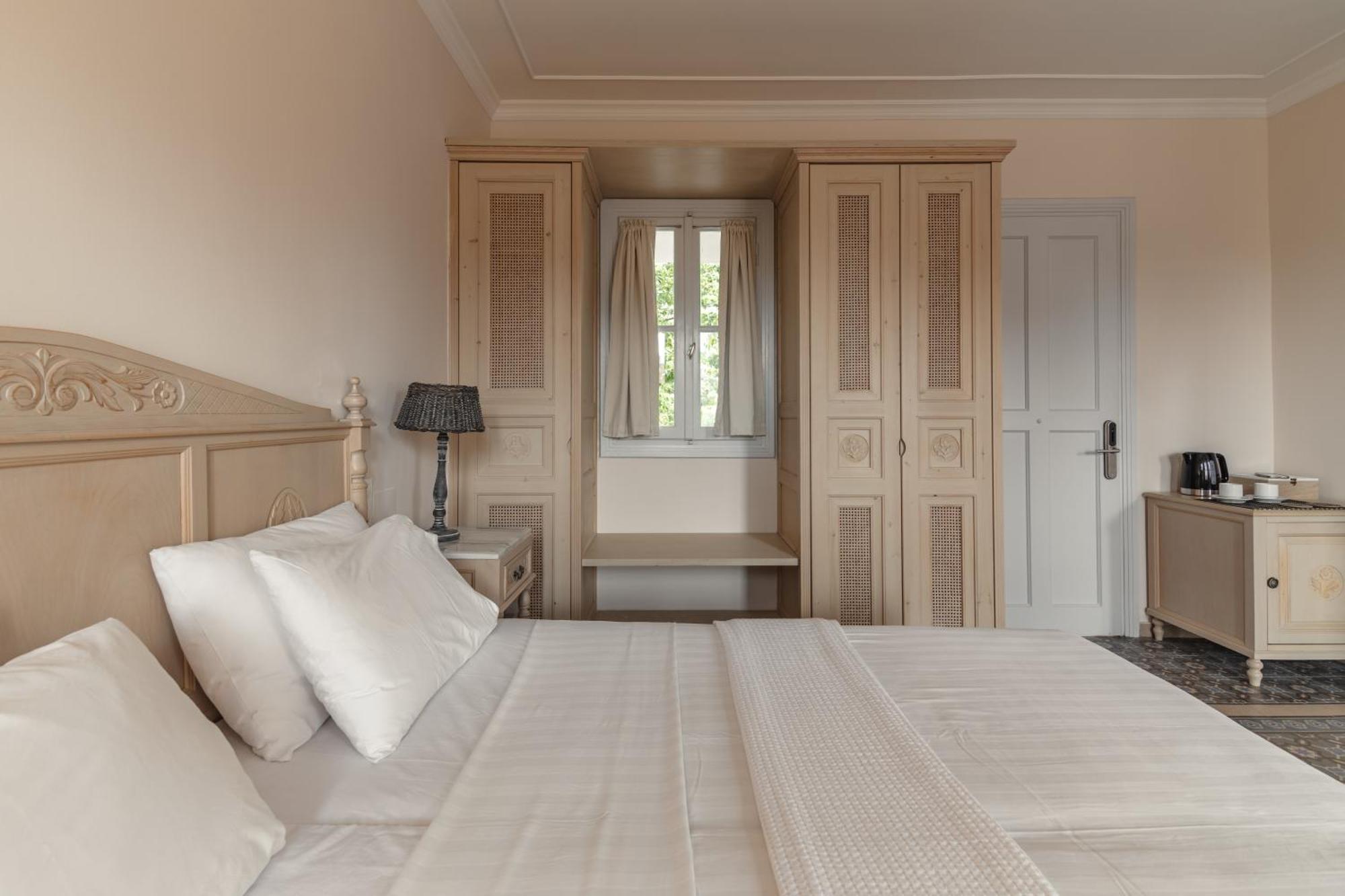 Hotel Red Tower 4*